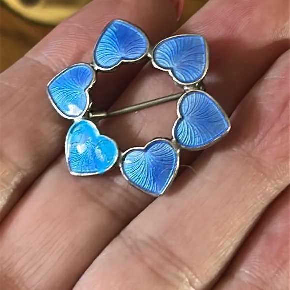 Volmer Bahner Sterling Silver and Blue Guilloche Enamel Heart Wreath Brooch - Picture 3 of 7
